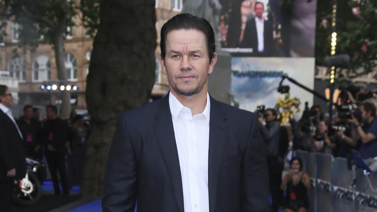 lmmarco39776246 actor mark wahlberg at the premiere of the film  transformer170823133931