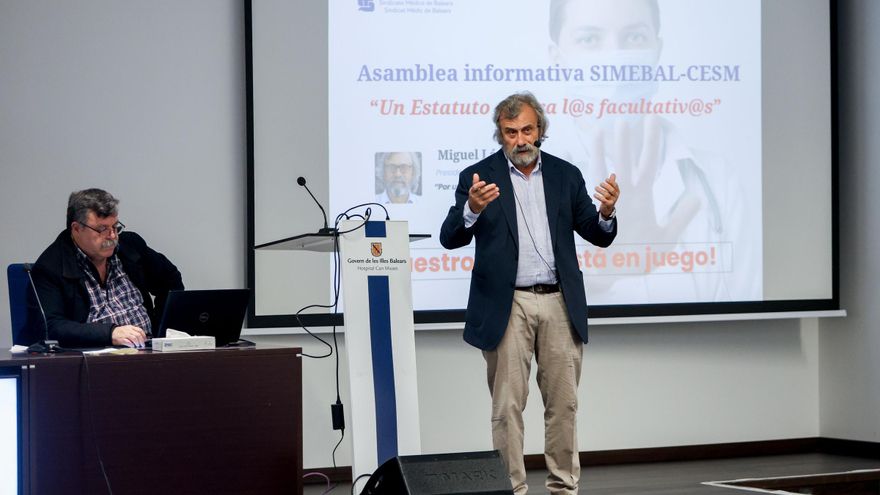 Asamblea de facultativos en Ibiza: &quot;Las guardias obligatorias son cuatro años en la vida de un médico&quot;