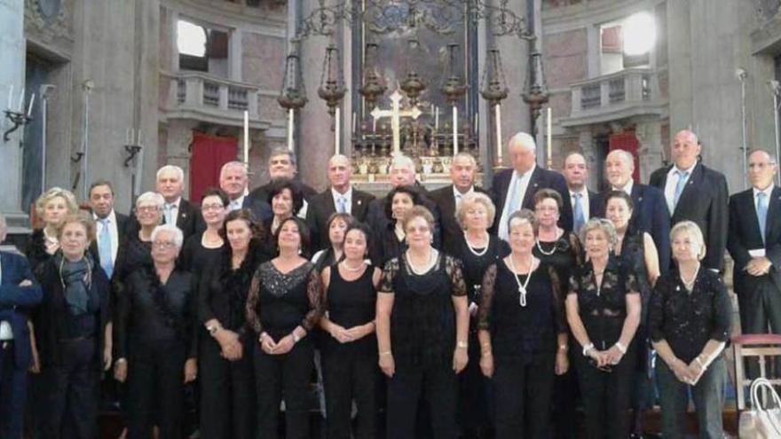 La coral, en la basílica del Palacio Real de Mafra, donde actuaron el domingo.