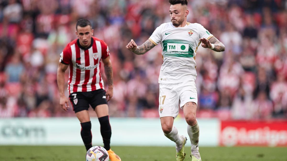 Josan, junto a Berenguer, durante el partido del pasado domingo entre el Athletic Club de Bilbao y el Elche en San Mamés