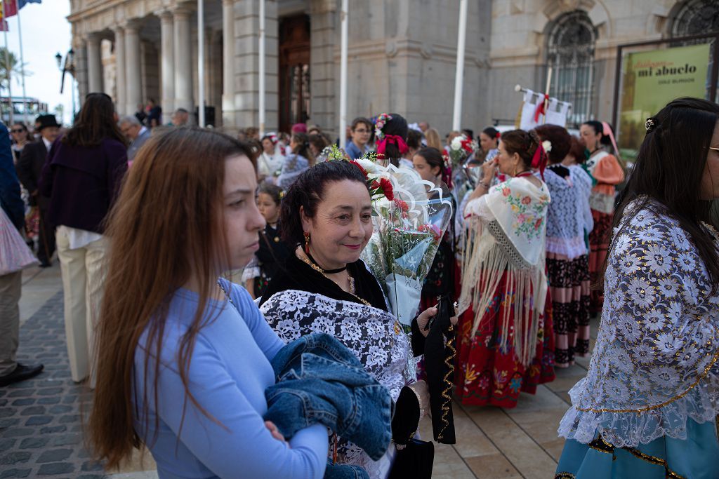 Las imágenes de la ofrenda floral a la Virgen de la Caridad en Cartagena