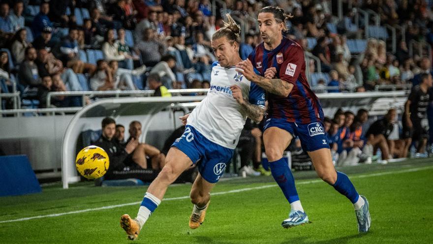 El Tenerife atenúa la crisis con mejor resultado que juego (1-0)