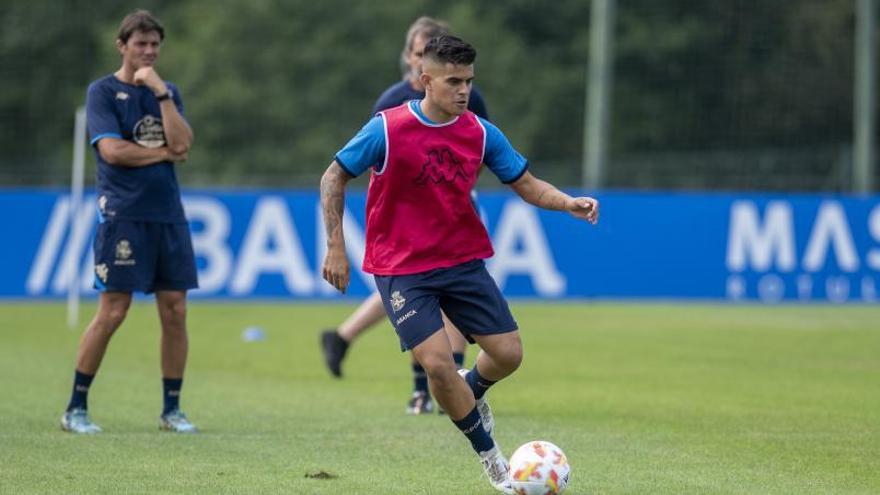 Kuki Zalazar, durante un entrenamiento con el Dépor. |  // CASTELEIRO / ROLLER A.