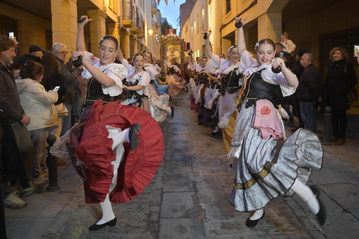 Bienvenida a la Virgen en la Basilica de Santa Maria