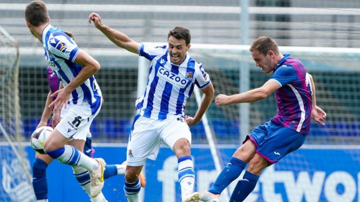 Imagen del partido entre Eibar y Real Sociedad