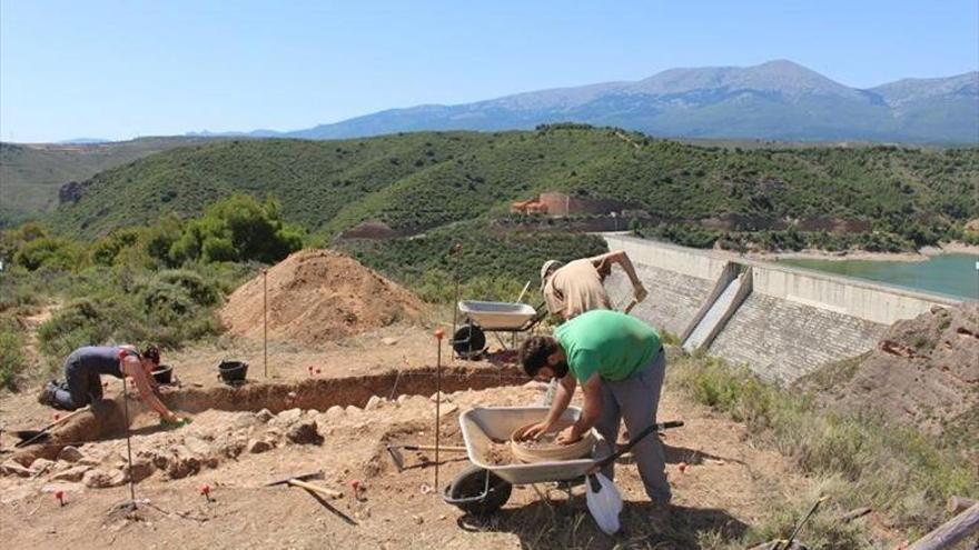 Hallan un poblado de hace 2.600 años en Los Fayos