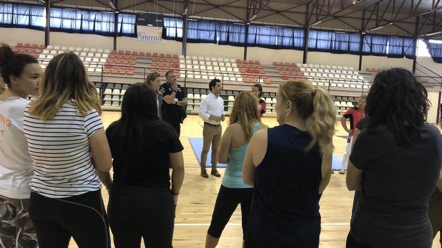 Visita del alcalde a uno de los cursos.