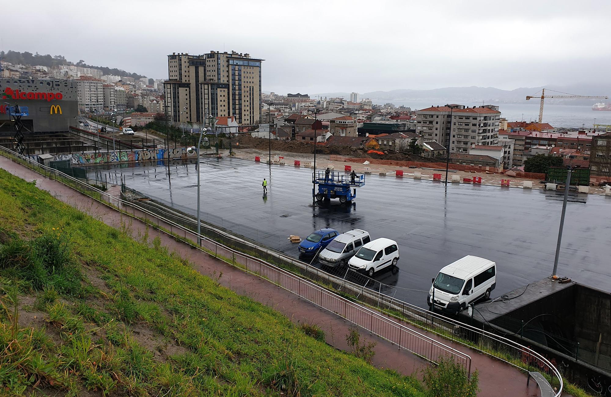 Comienza la construcción de la pasarela que unirá Vialia y la Vía Verde