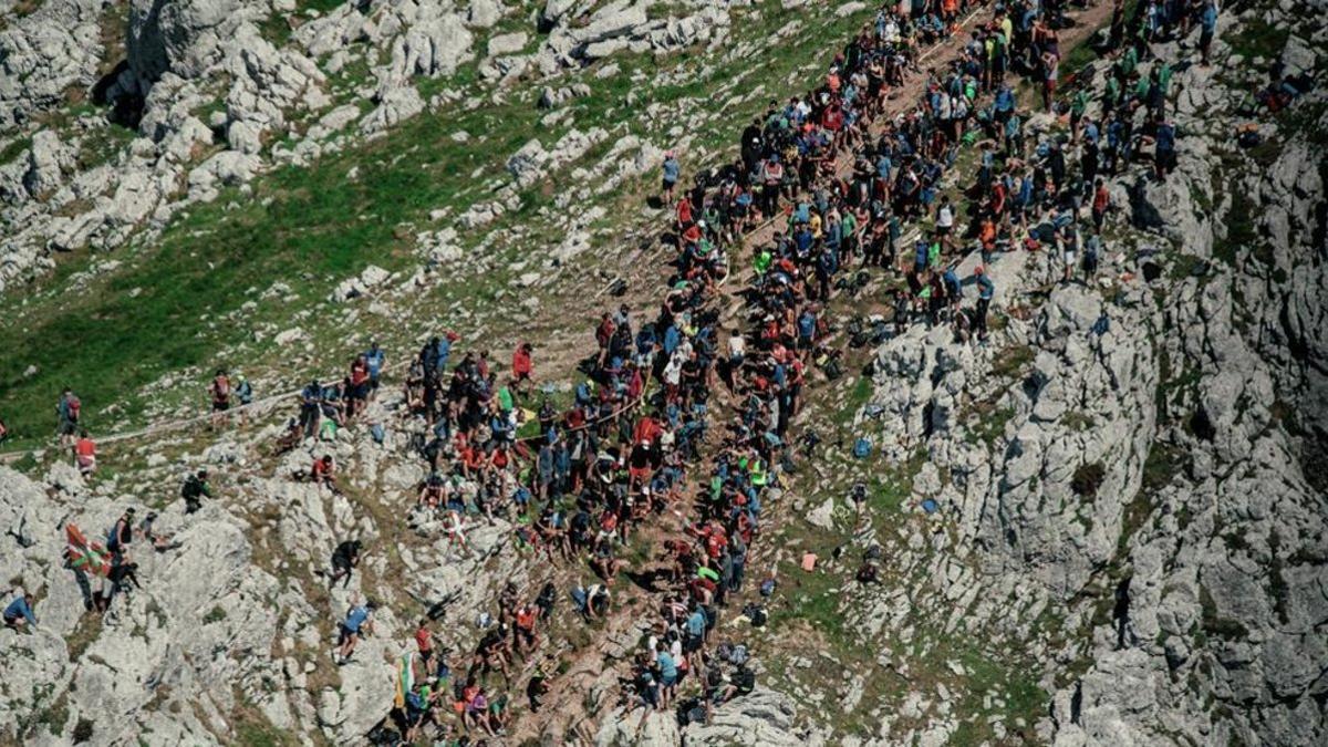 El mítico tramo de subida al Aizkorri desde el aire