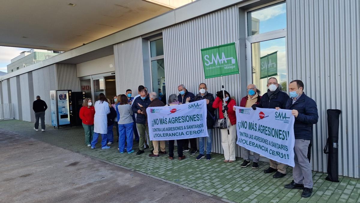 El SMM denuncia estos hechos y exige a la Administración andaluza la contratación de más vigilantes de seguridad en los centros sanitarios e implementar campañas de concienciación ciudadana
