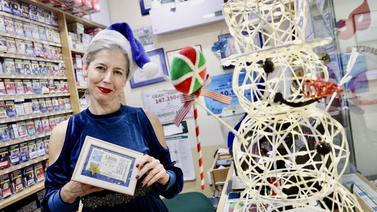 Pilar Pérez, en su administración de Pumarín, en Oviedo.