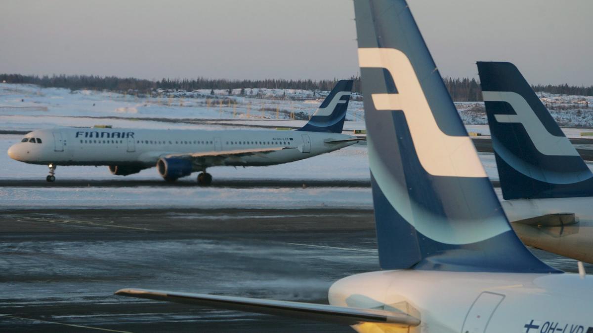 Aviones de Finnair en el aeropuerto de Helsinki.