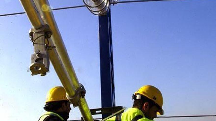 El Gobierno autoriza la electrificación de la vía férrea entre Mérida y la frontera