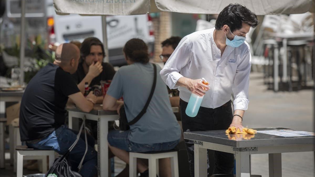 Córdoba vive este sábado un San Rafael sin peroles, víspera de las restricciones