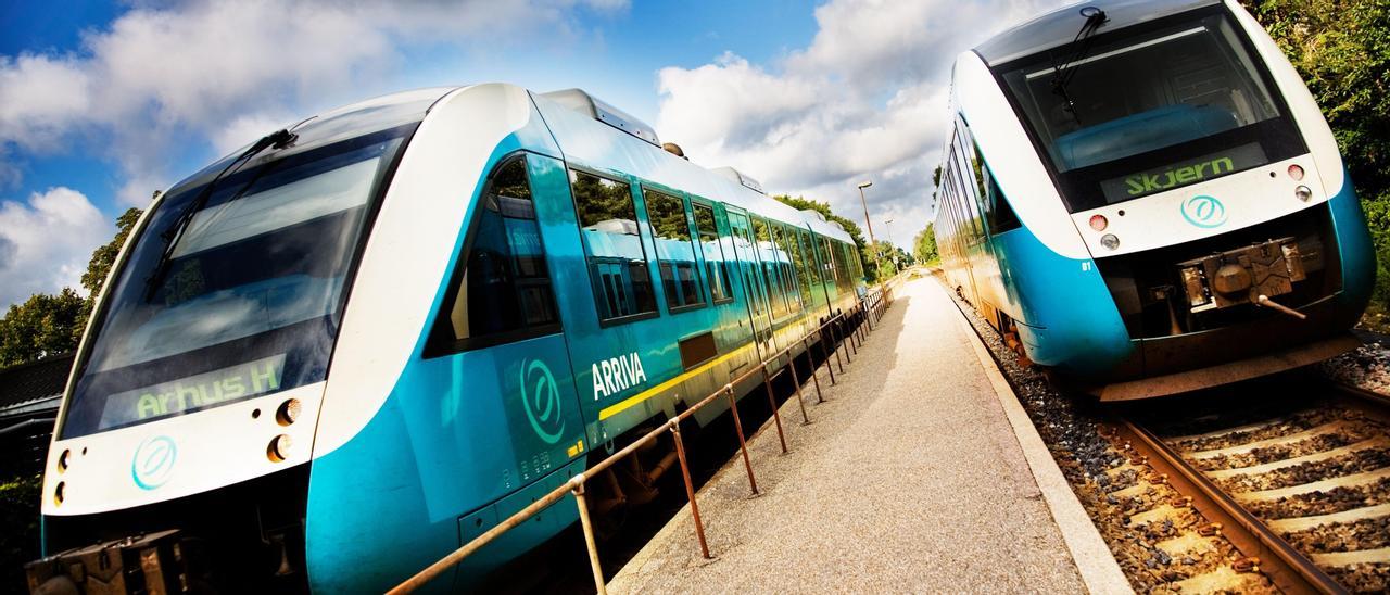 Dos trenes de la compañía Arriva en Dinamarca.