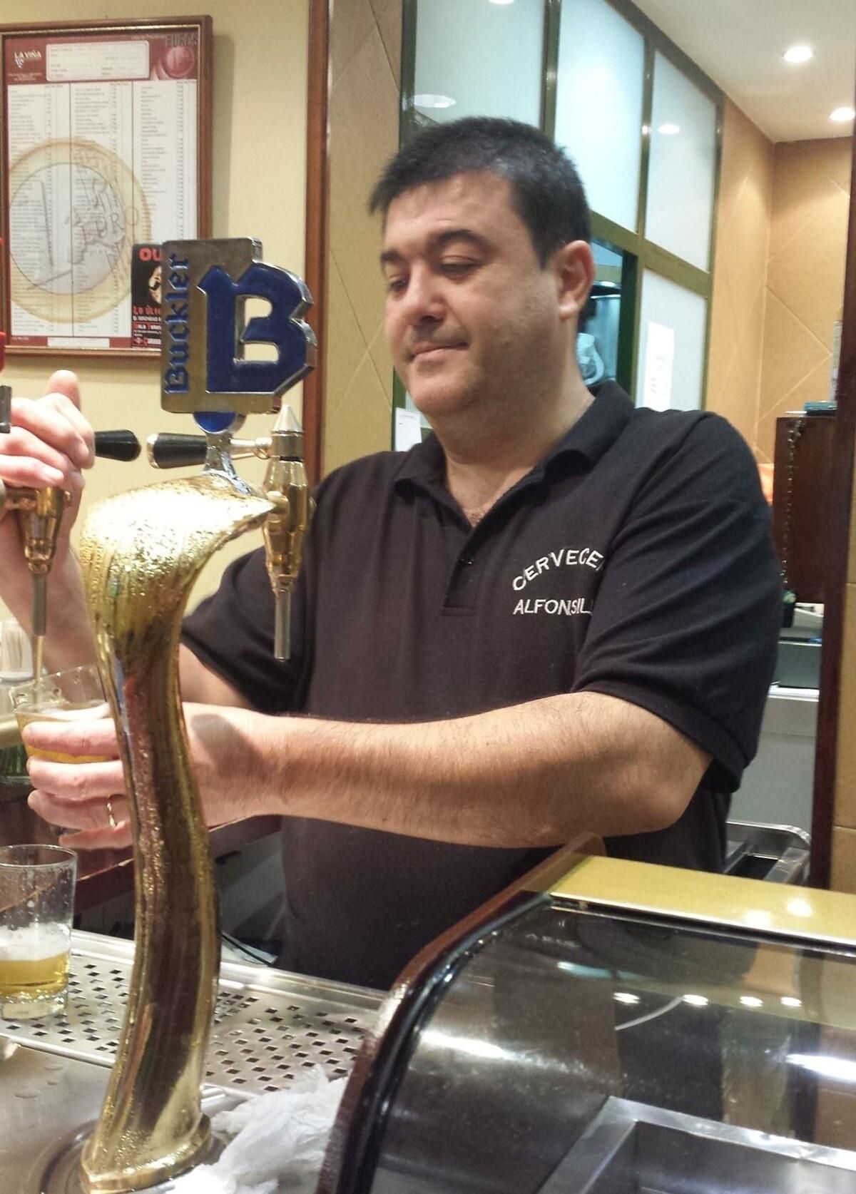 Alfonso, propietario del bar