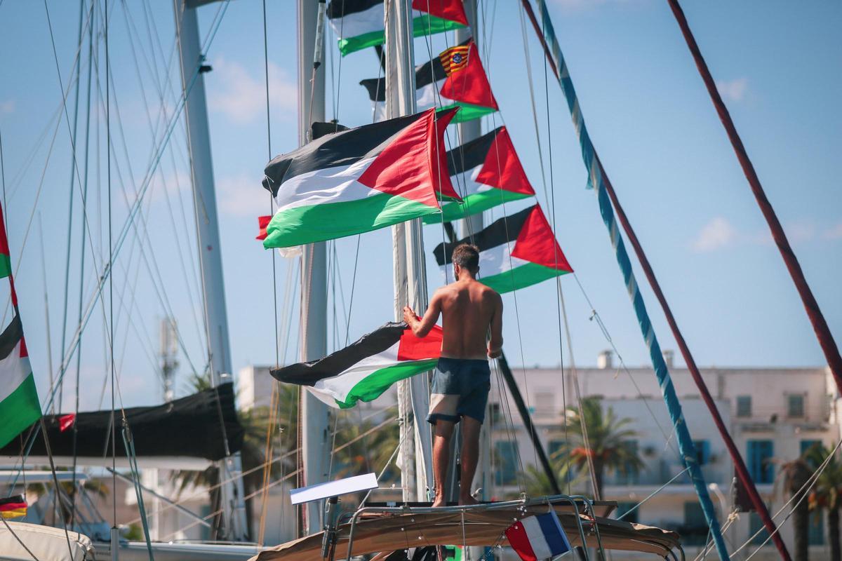 Una embarcación de la Global Sumud Flotilla, el pasado viernes, en el puerto tunecino de Bizerte.
