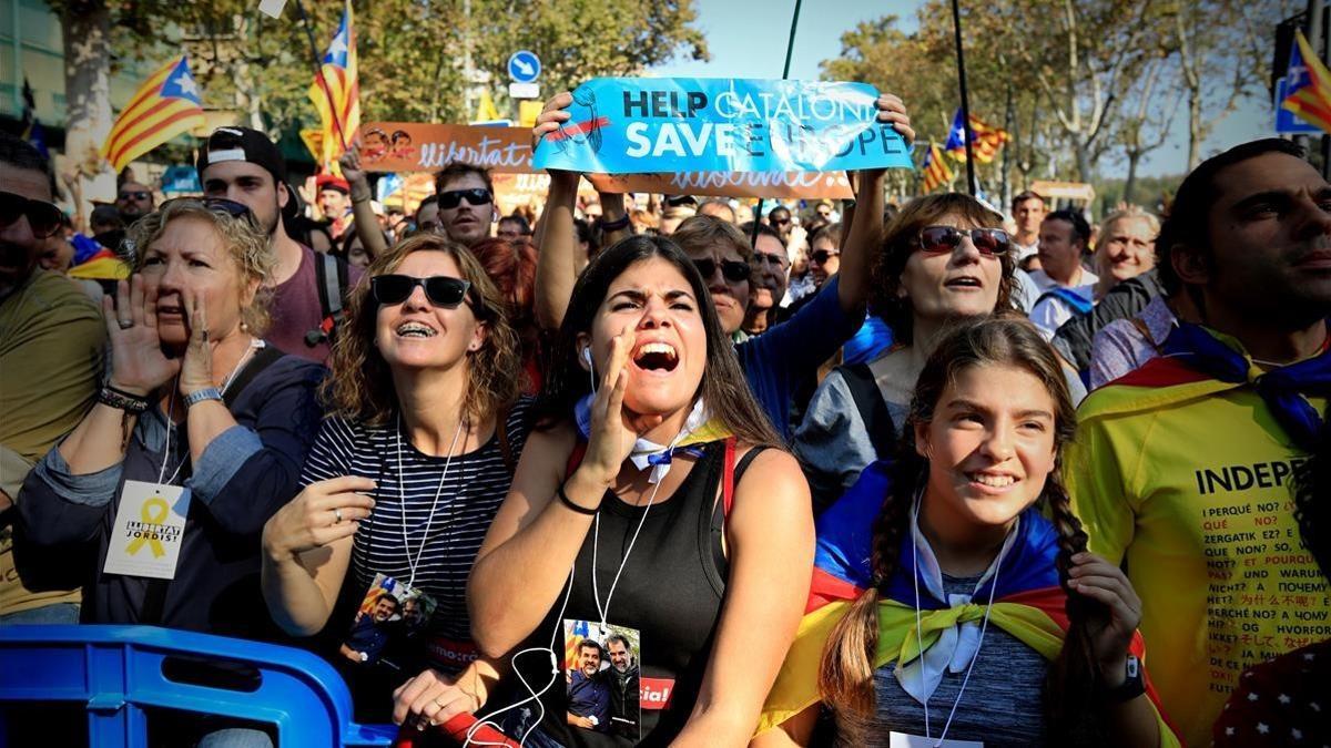 Concentración independentista frente el parc de la ciutadella.