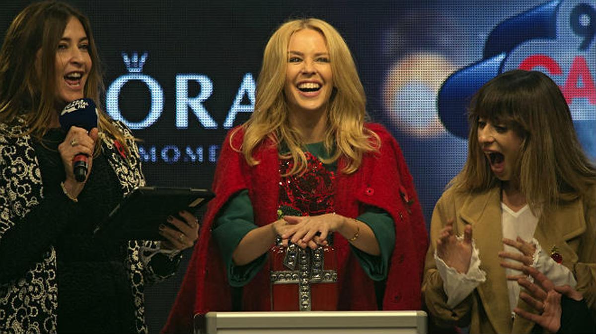 Kylie Minogue ha encès els llums de Nadal de Londres.