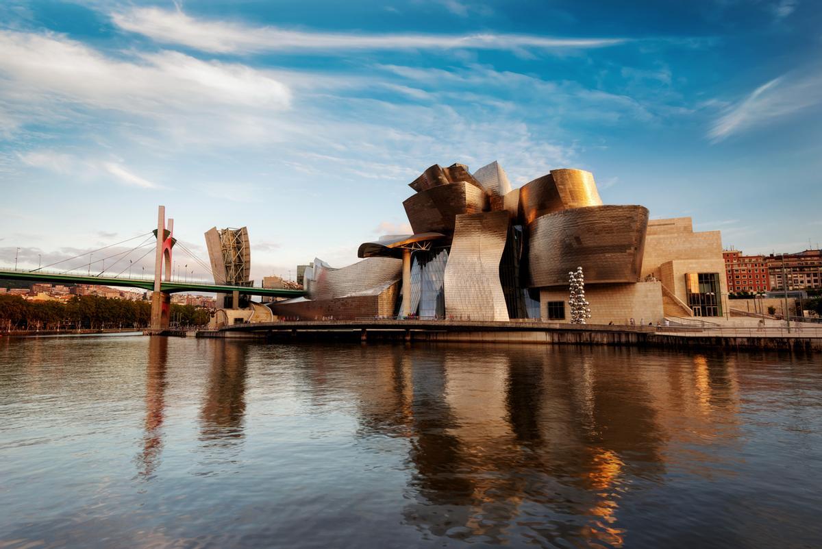 El museo Guggenheim Bilbao es uno de los edificios más impresionantes del mundo