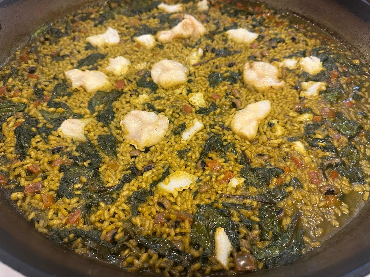 Arroz con cocochas de bacalao