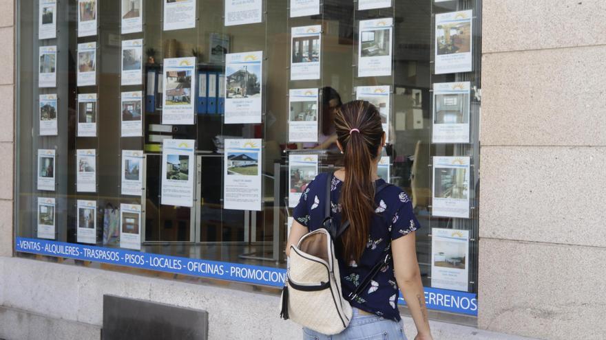 Portugueses, rumanos y franceses lideran la compra de casas por foráneos en Galicia