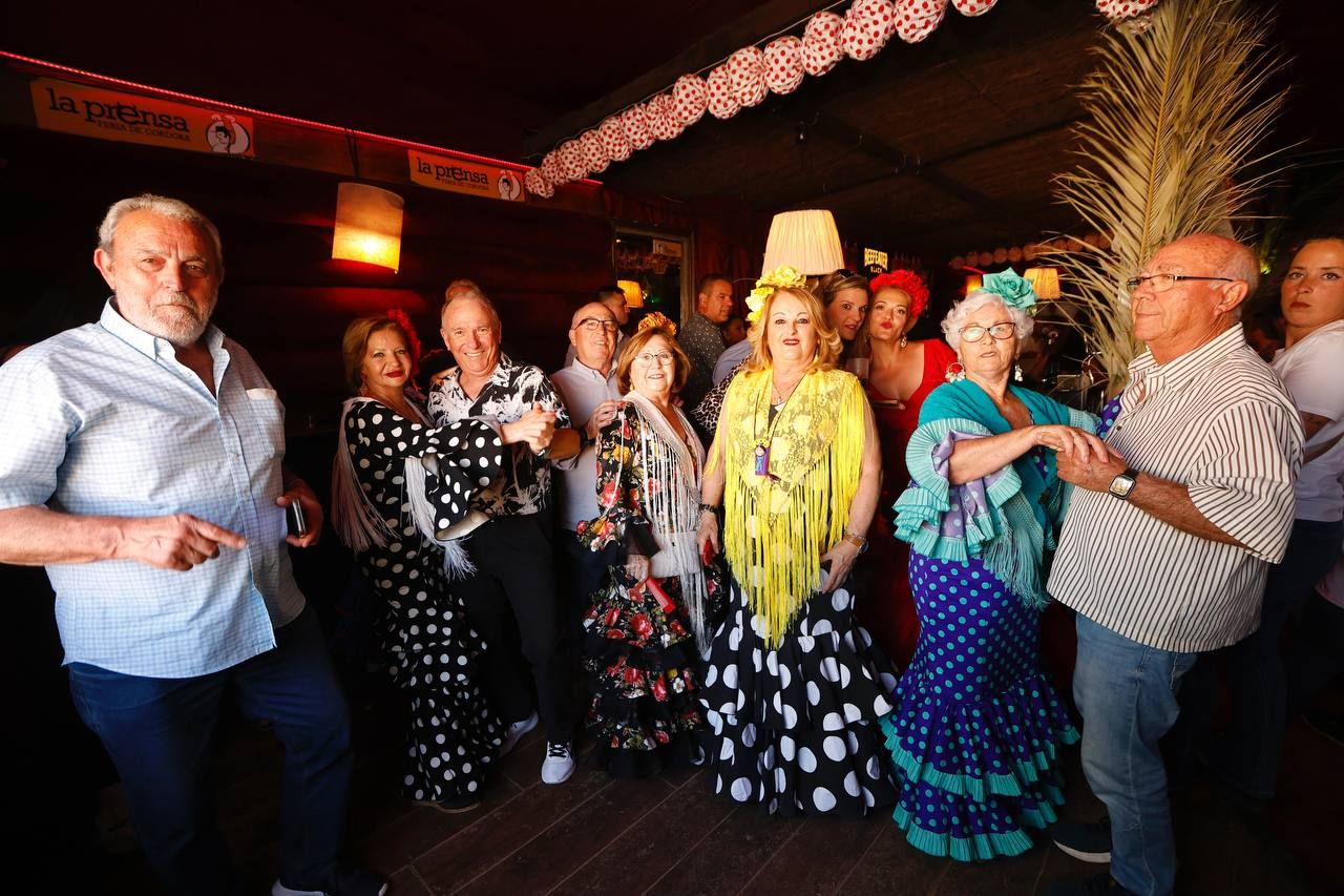 El tardeo se impone en las casetas de la Feria de Córdoba para disfrute de propios y extraños