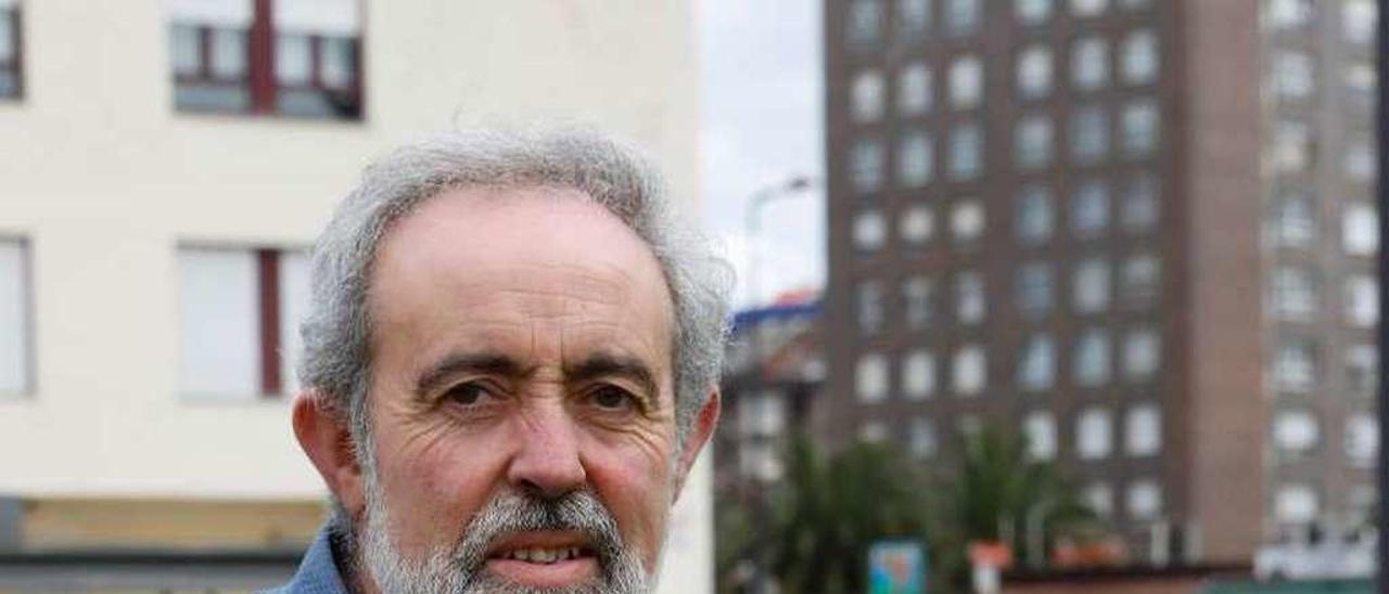 Manuel Cañete, en el barrio de El Polígono, cuya Federación vecinal preside.