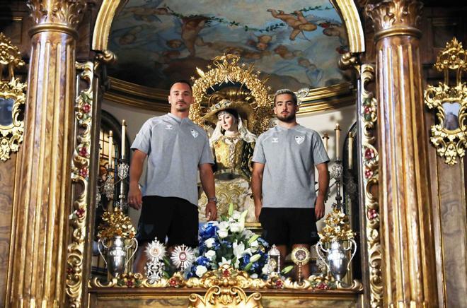 Fotos de la ofrenda floral de la plantilla del Málaga CF a la Divina pastora