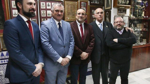 El consejero de Empleo, en su visita al taller Juan Rosén.