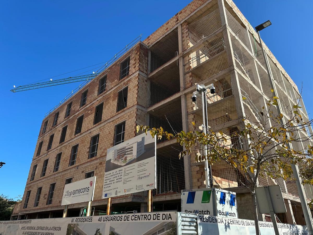 Imagen del estado de las obras de la futura residencia de la calle Onda de Castelló.