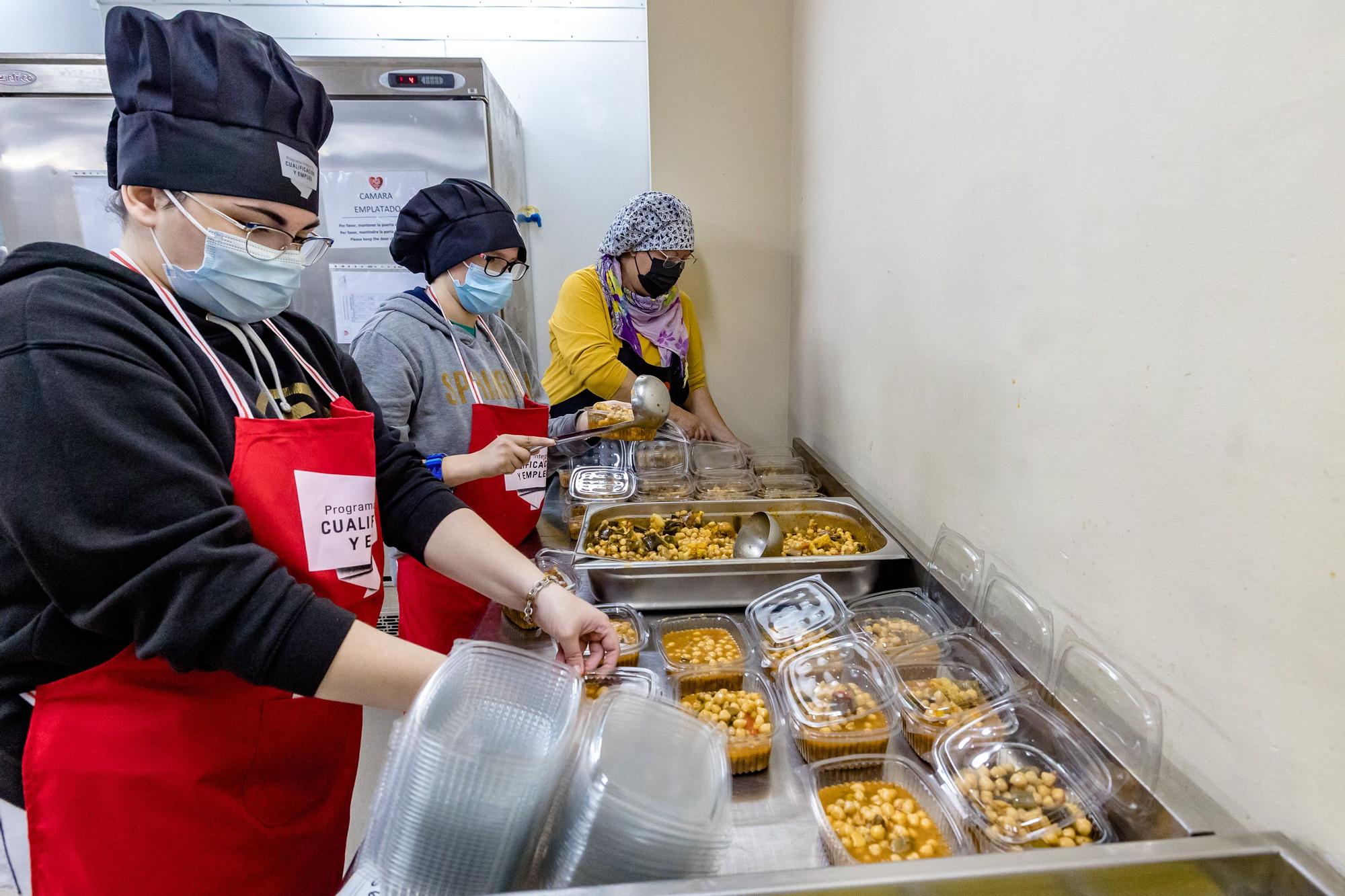 El vehículo es una donación de la empresa Carmencita. La ong coordina con sus empresas colaboradoras el envío de un camión con alimentos a Ucrania