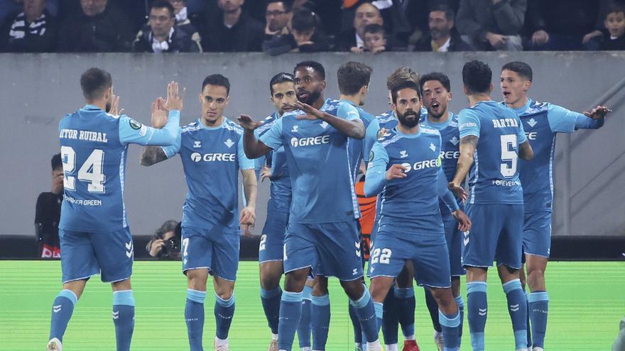 Baile del Betis a ritmo de Bakambu, Isco y Antony para alcanzar los cuartos de la Conference
