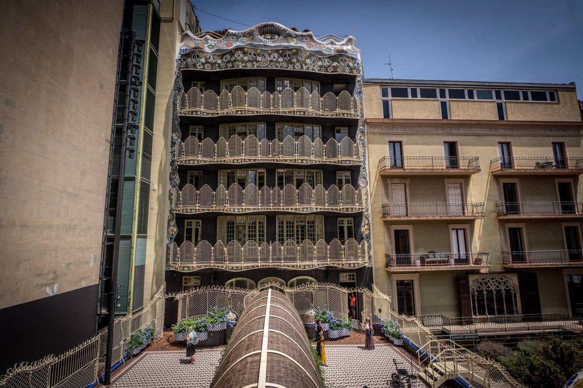 La Casa Batlló recupera sus colores originales