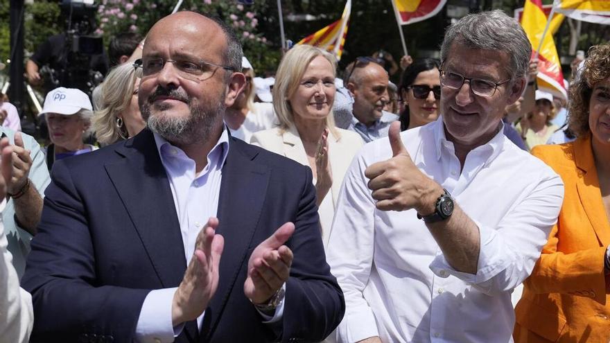 Alejandro Fernández busca proyección en el congreso del PP ante la apuesta de Feijóo por Sirera