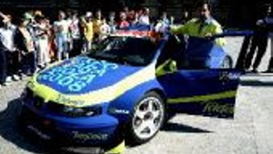 El ´Team Elías´ presenta el coche con el que disputará la primera prueba del Campeonato GT