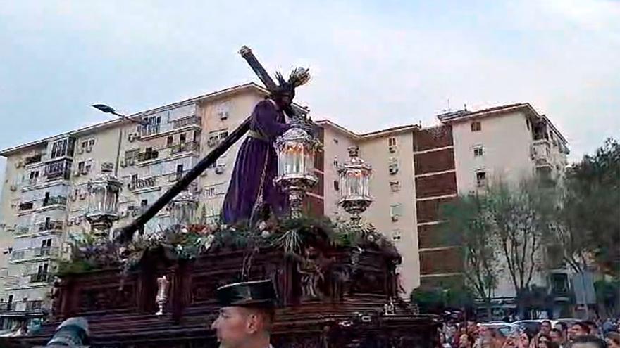 Divino Perdón de Alcosa con la Banda Agrupación Virgen de los Reyes