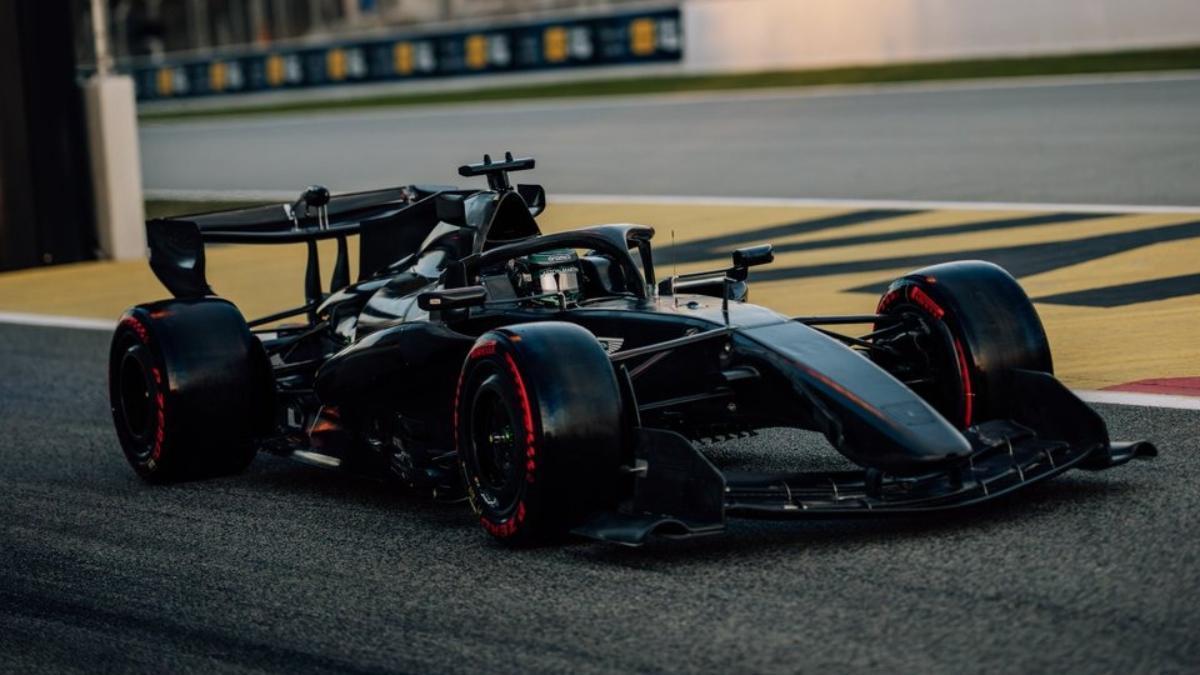 Aston Martin debuta con un coche radical... y ahora sí va en serio