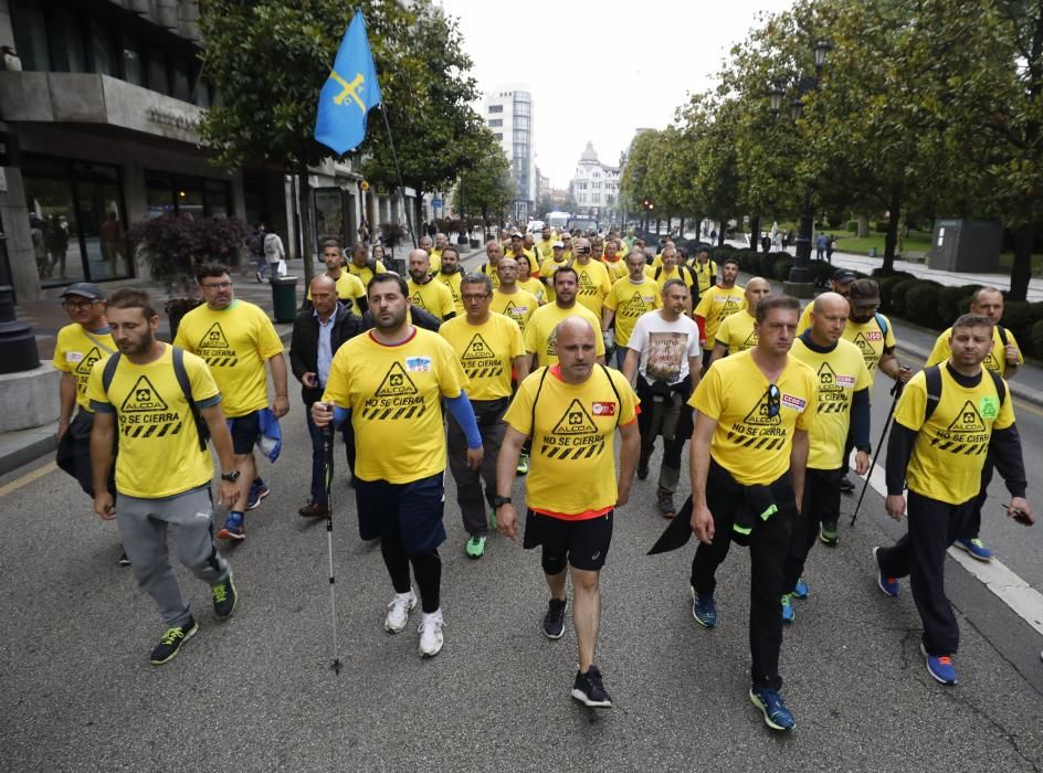 LLegada de los trabajadores de Alcoa a Oviedo.