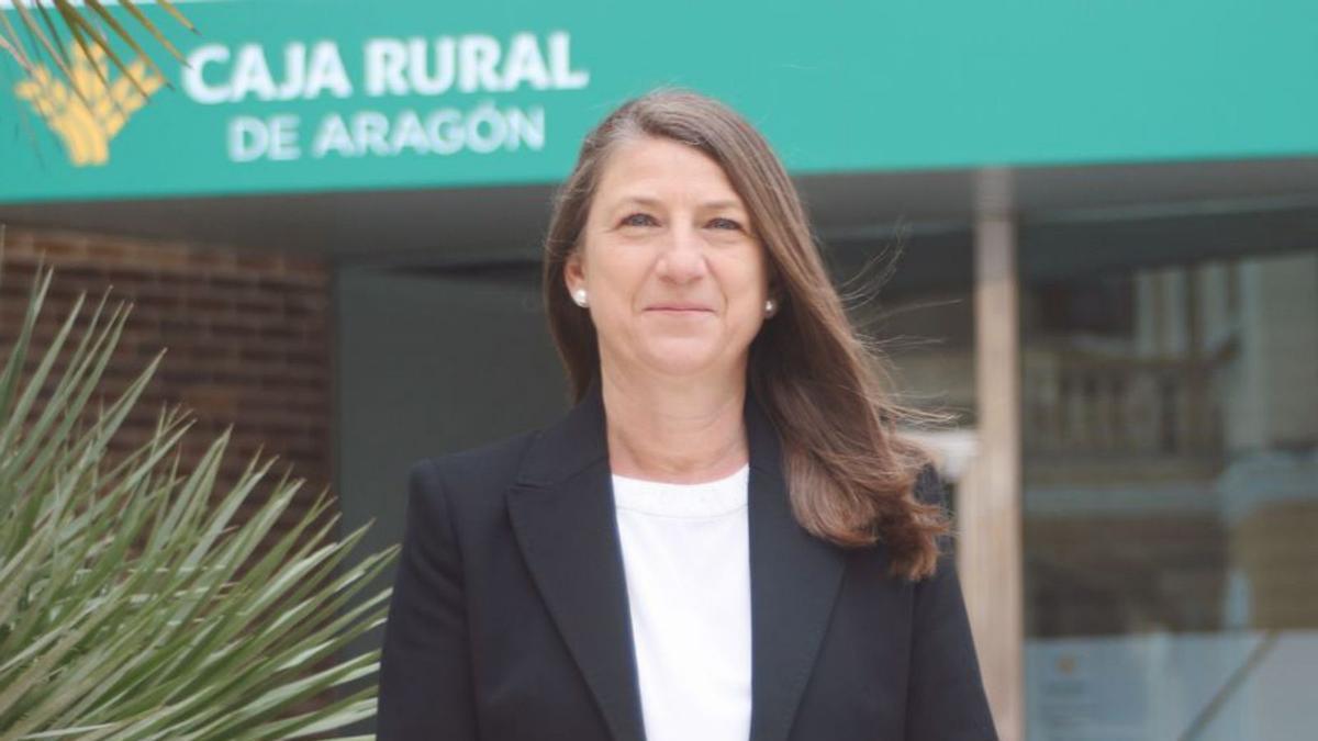 Pilar Jaraba lleva 30 años en la familia de Caja Rural.  | CAJA RURAL DE ARAGÓN