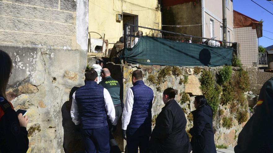 El Concello saneará la casa de la fallecida en A Canexa y la Protectora cuida del perro