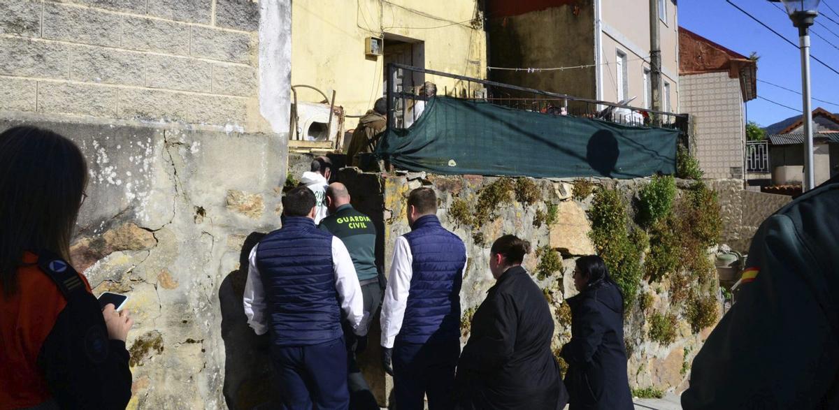 La casa, durante la retirada de residuos de la mañana del martes.