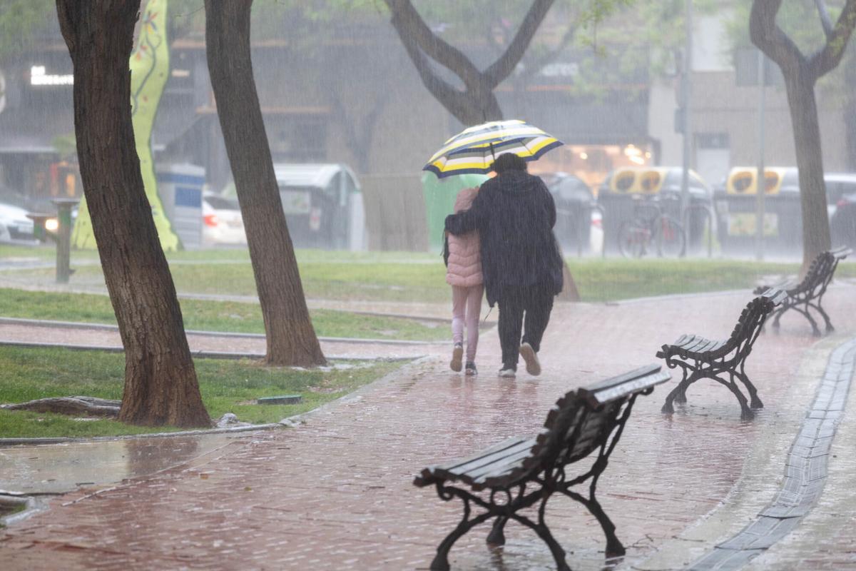 Tempestes i pluja torrencial a Castelló de la Plana (Comunitat Valenciana).