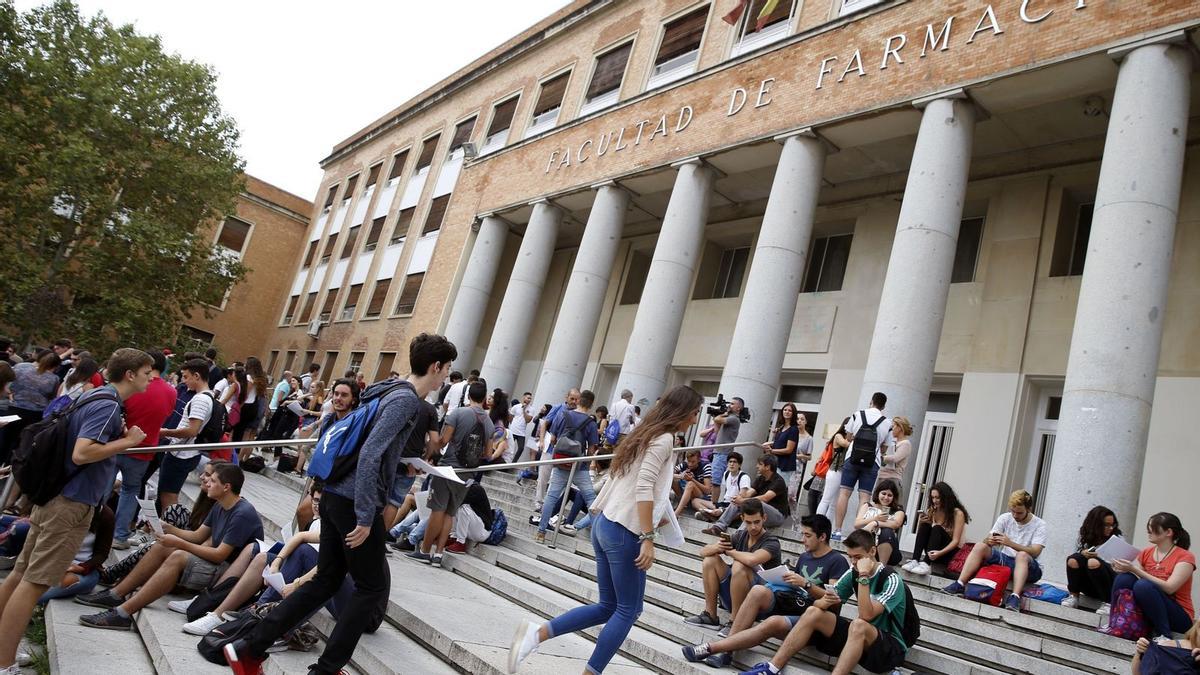 La mayoría de estudiantes de la selectividad en Madrid se examinan en la Universidad Complutense.