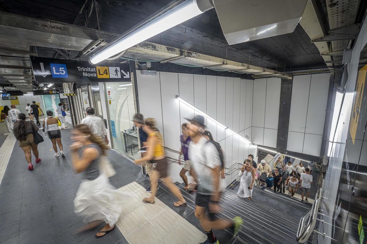 Reabre la estación Verdaguer de la L4 del metro de Barcelona y su enlace con la L5 Reabre la estación Verdaguer de la L4 del metro de Barcelona y su enlace con la L5