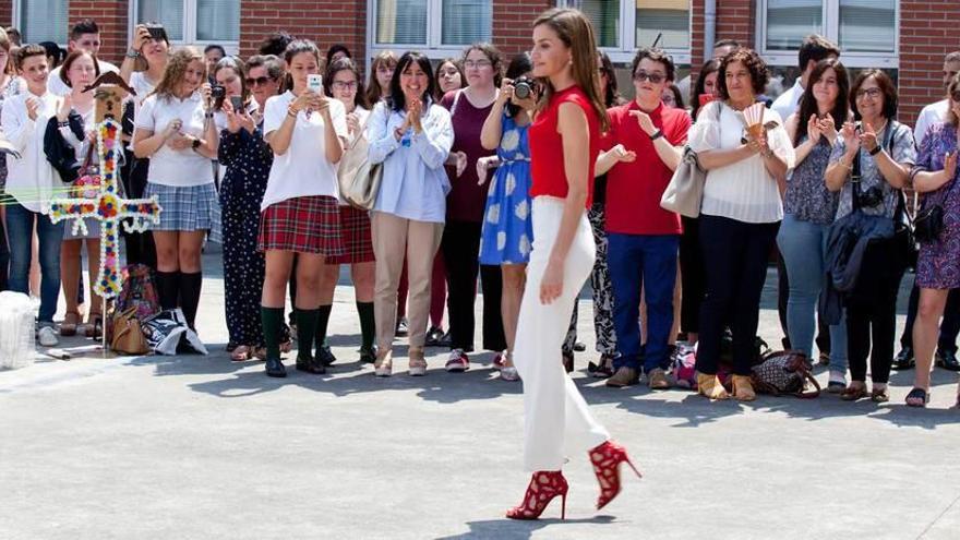 La Reina aplaude los acuerdos de centros educativos con empresas e instituciones