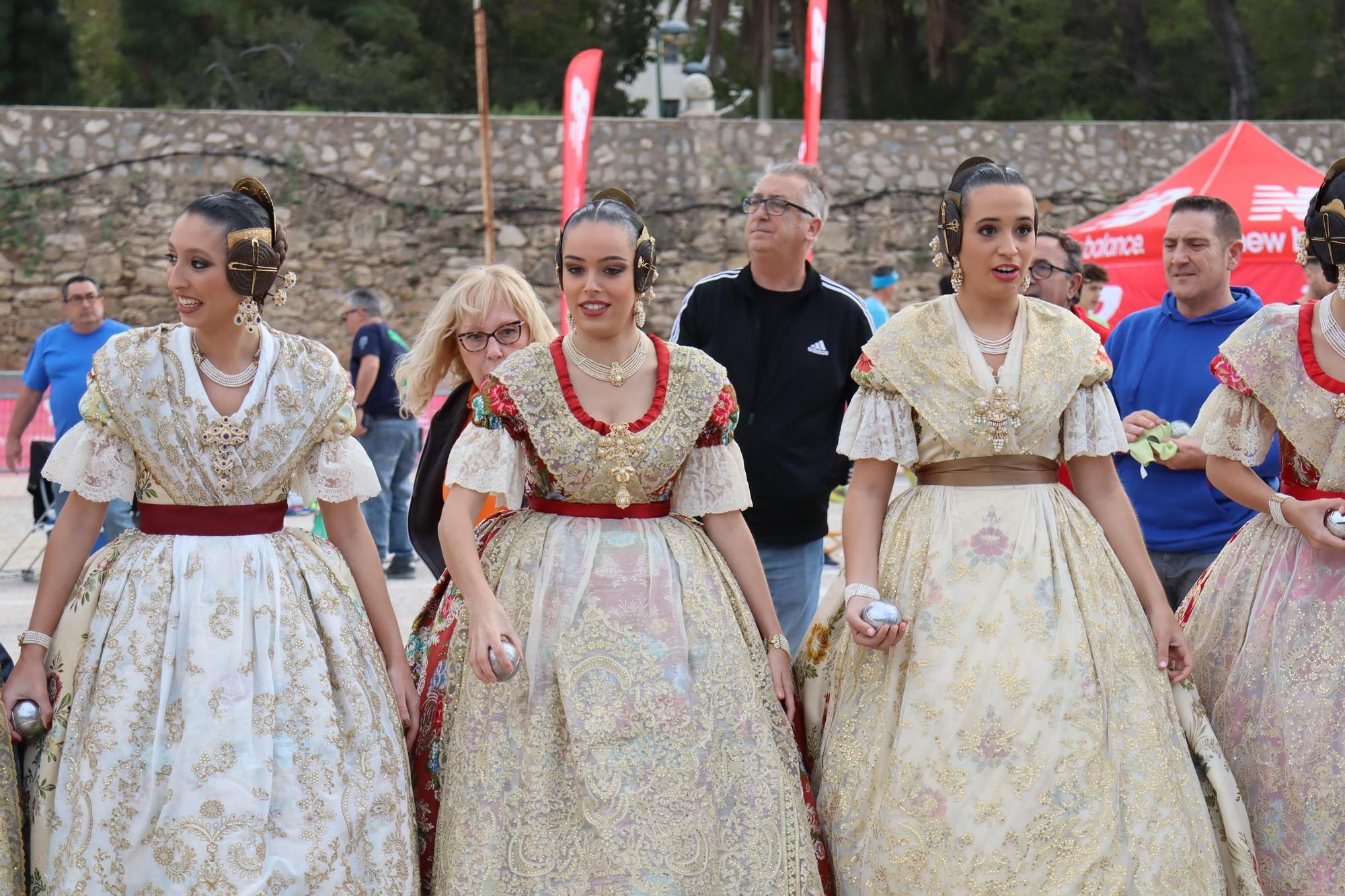 Las Fallas viven su matinal de petanca