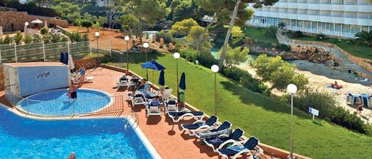 Imagen del actual Marina Corfu, que el año que viene reabrirá renovado como Aluasoul Mallorca Resort.
