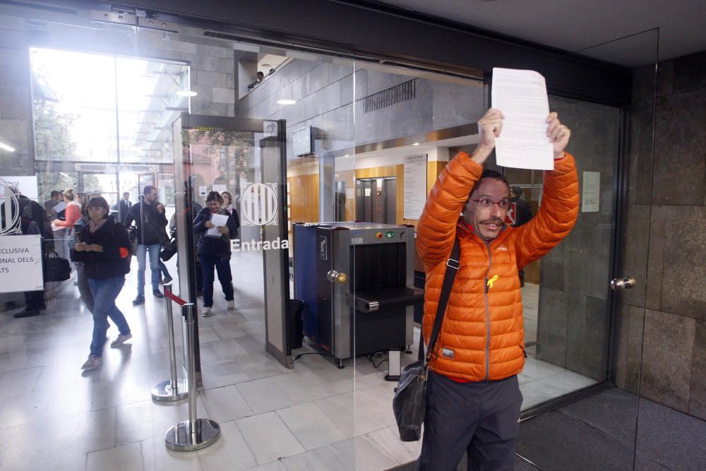 Tensió als jutjats de Girona quan més de 100 persones s'han volgut «autoinculpar»