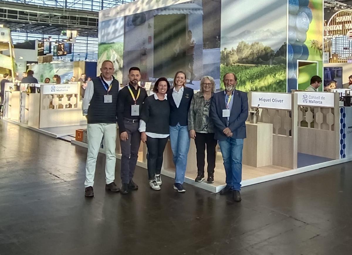 Jaume Olivella, Denis Ionescu, Pilar Oliver, Alexandra Simon, Maria Miquel y Miquel Gelabert de DO Pla i Llevant.